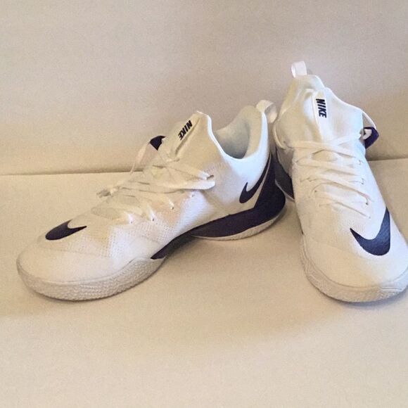 Men’s NWOT NIKE ZOOM B BALL sneakers in  16 1/2 - Picture 1 of 8